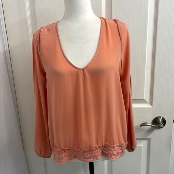 Peach Blouse with lace trim and open long sleeves - Picture 1 of 6